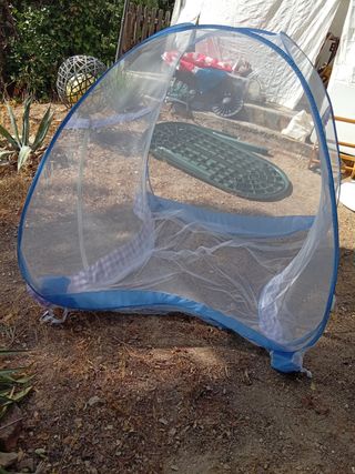 Mosquitera de suelo plegable