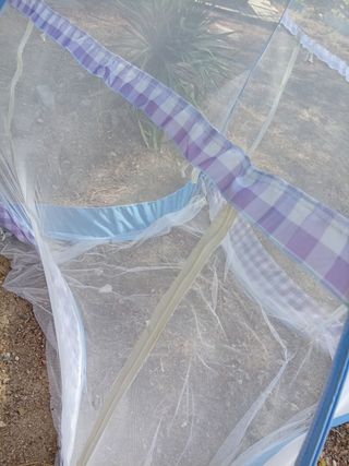 Mosquitera de suelo plegable