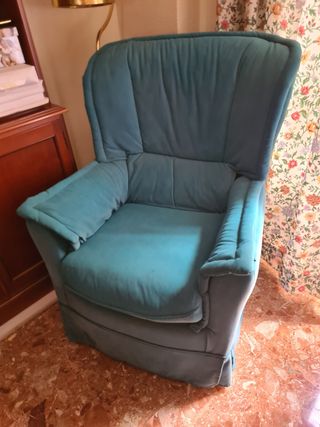 Sillón orejero reclinable con ruedas