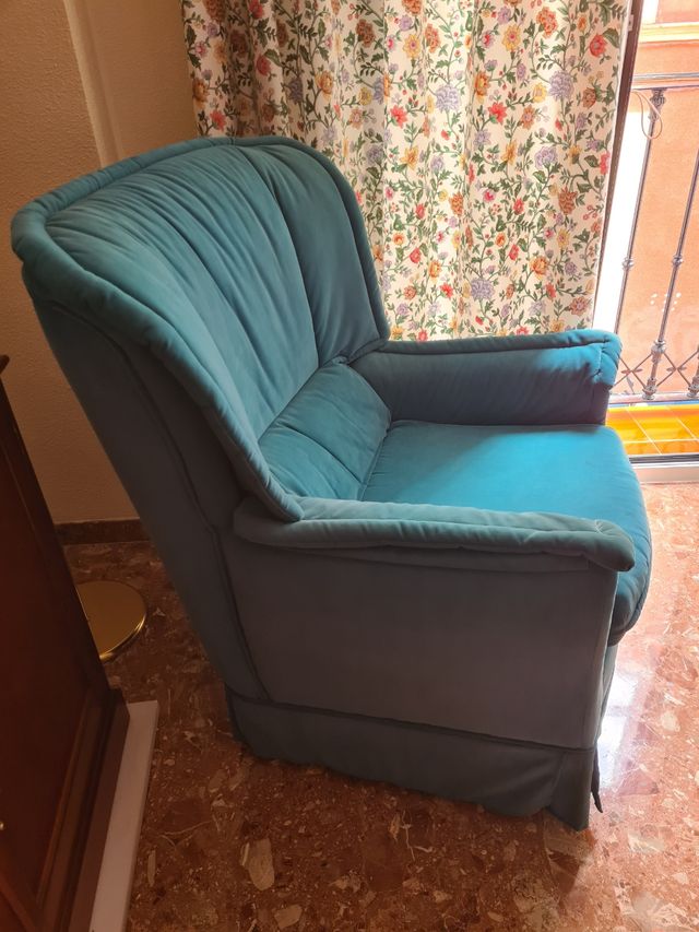 Sillón orejero reclinable con ruedas