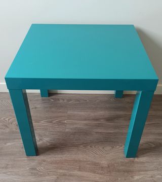 Mesa auxiliar LACK IKEA color turquesa