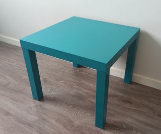 Mesa auxiliar LACK IKEA color turquesa
