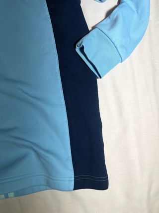 Sudadera vintage Adidas azul con detalles blancos