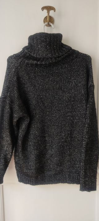 Jersey Invierno Cuello Alto Negro y Plateado