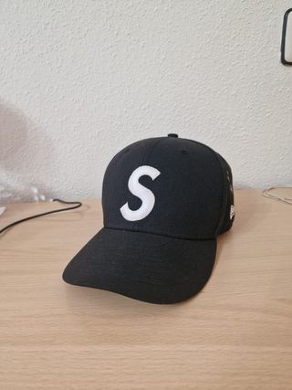 Gorra Supreme New Era Negra
