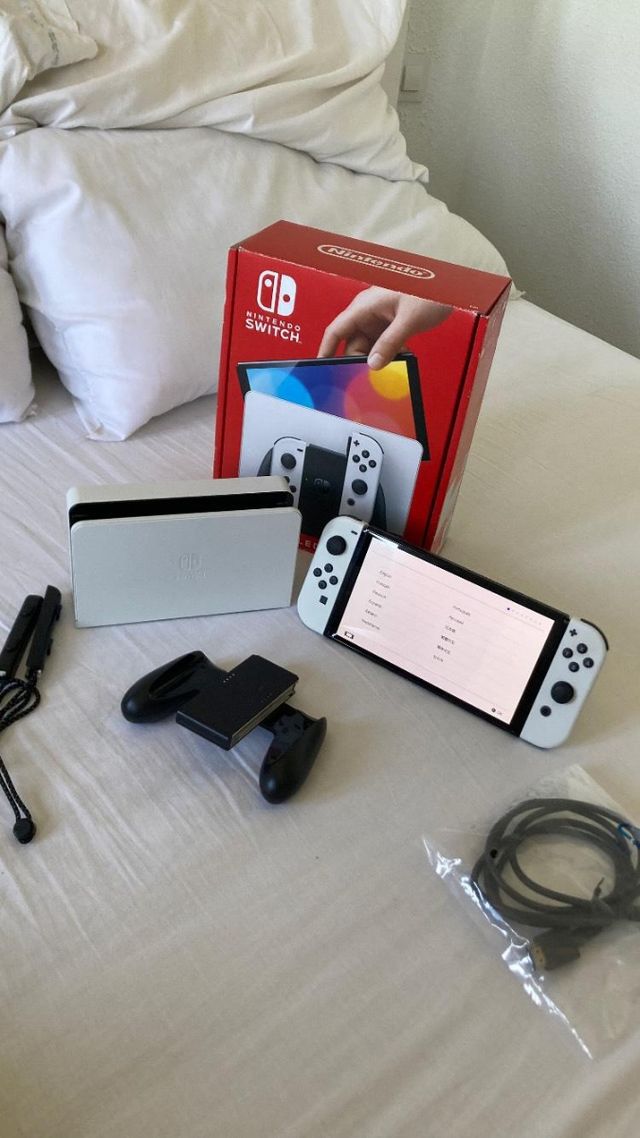 Nintendo Switch OLED Blanca y Negra