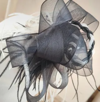 Tocado de fiesta negro y blanco nuevo