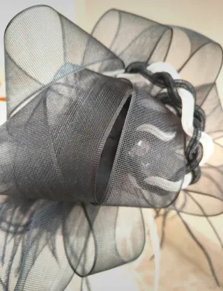 Tocado de fiesta negro y blanco nuevo