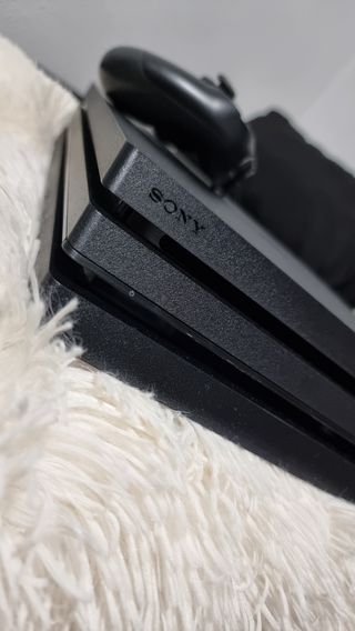 Play 4 PS4 PRO DE 1TB 