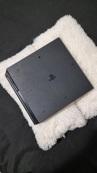 Play 4 PS4 PRO DE 1TB 