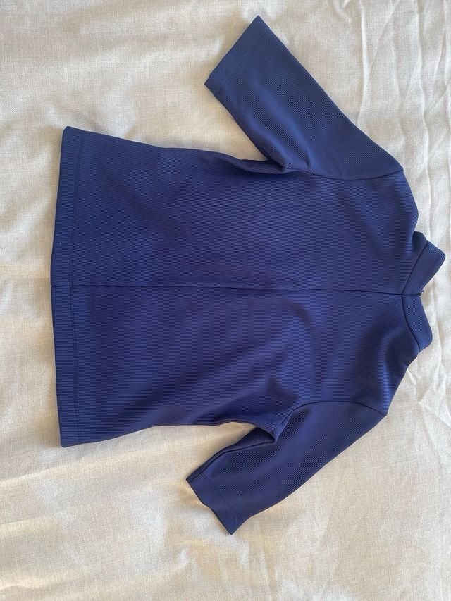 Camiseta de punto azul Klein