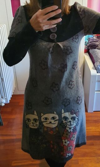 Vestido invierno talla S gatos