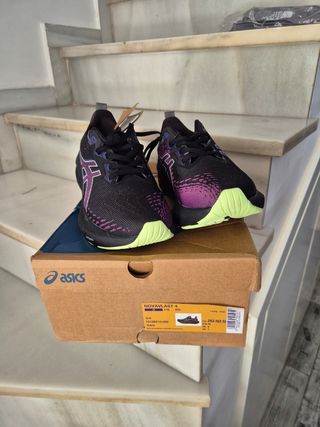 Zapatillas ASICS Negras y Moradas