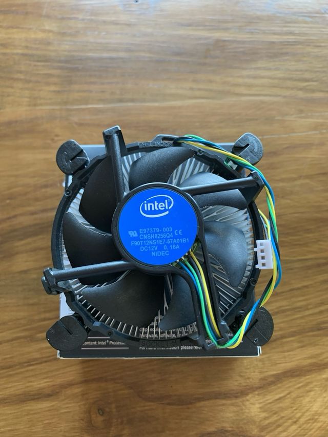 Intel i3-8100 CPU com Cooler
