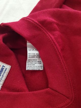 T-shirt Levi's rossa con logo