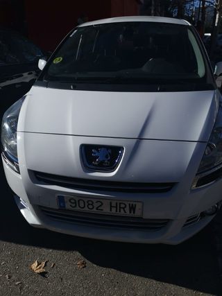 Peugeot 5008 2015
