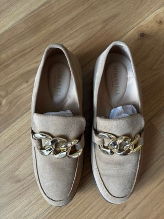 Mocasines Mimarell Beige Cadena Dorada