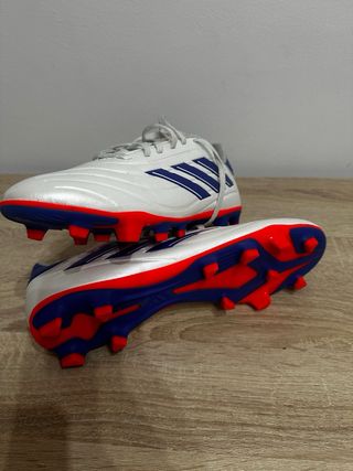 Zapatillas Adidas Fútbol Blancas y Azules