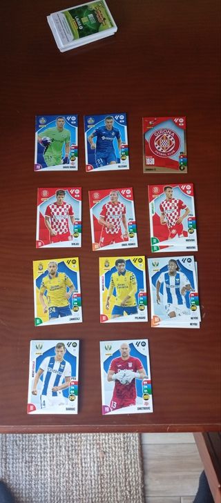 Cromos Adrenalyn XL 24-25
