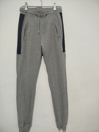 Pantalón chándal gris talla XS