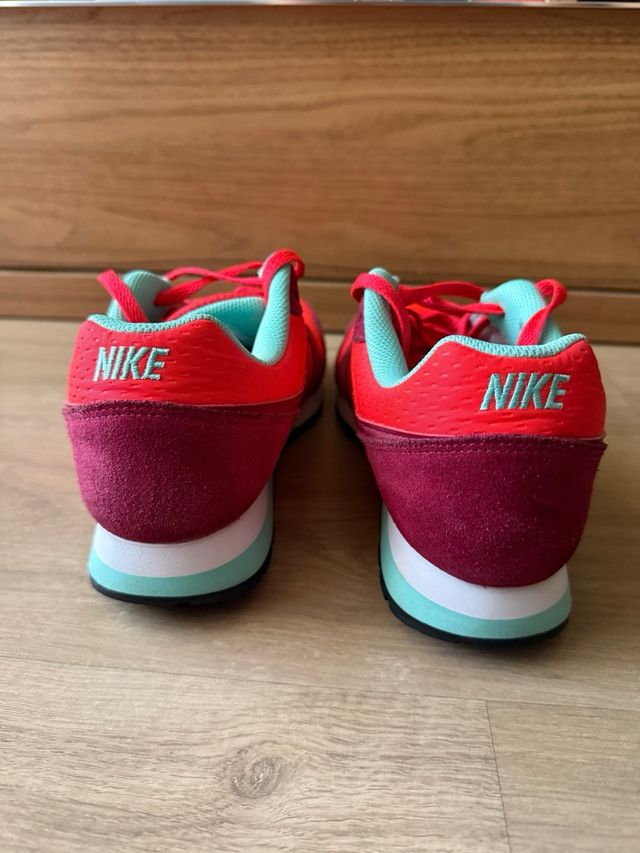 Zapatillas Nike MD Runner 2 Mujer Rojo Púrpura