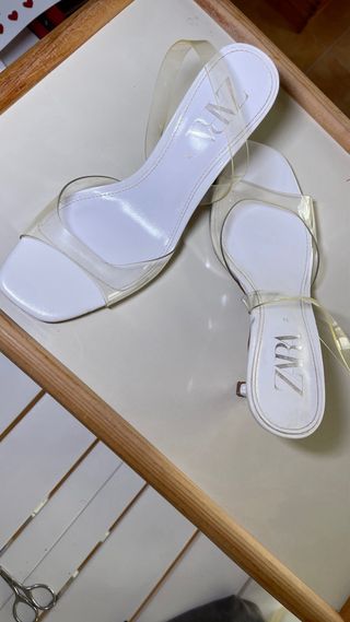 Sandalias Zara Blancas Tacón Transparente