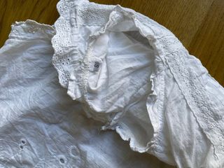 Camisa bordados volantes calados cuello alto T.S