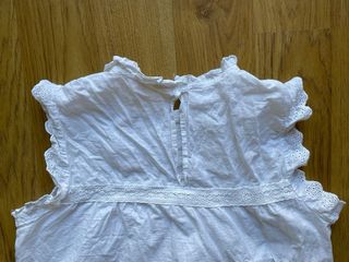 Camisa bordados volantes calados cuello alto T.S