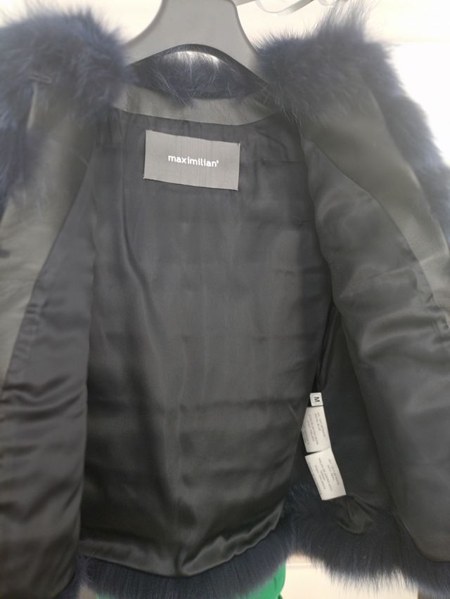 Abrigo de piel de zorro azul marino.