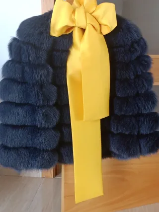 Abrigo de piel de zorro azul marino.
