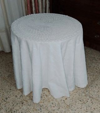 Mesa camilla redonda tela blanca