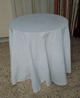 Mesa camilla redonda tela blanca
