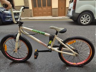 Bicicletta BMX Redline Freestyle con rotore a 360º. 