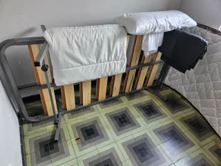 Cama nido de 90x190 con colchones y menaje de cama