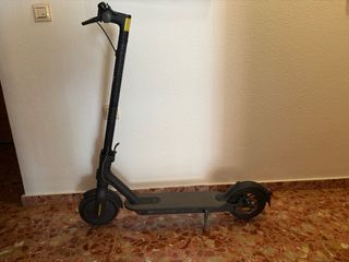 Patinete Xiaomi Mi Electric Scooter Essential