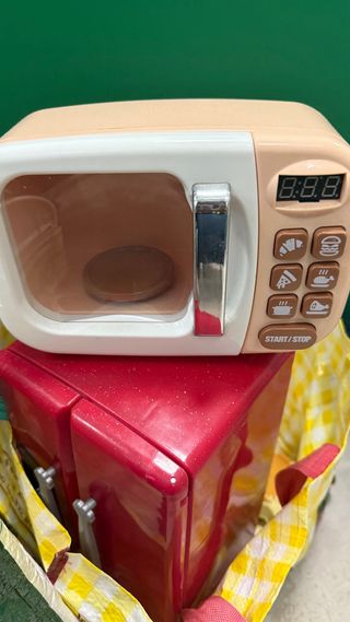 Cocinita de juguete con accesorios