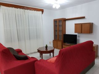 Casa en alquiler, estará disponible en Noviembre. 