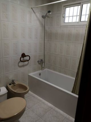 Casa en alquiler, estará disponible en Noviembre. 