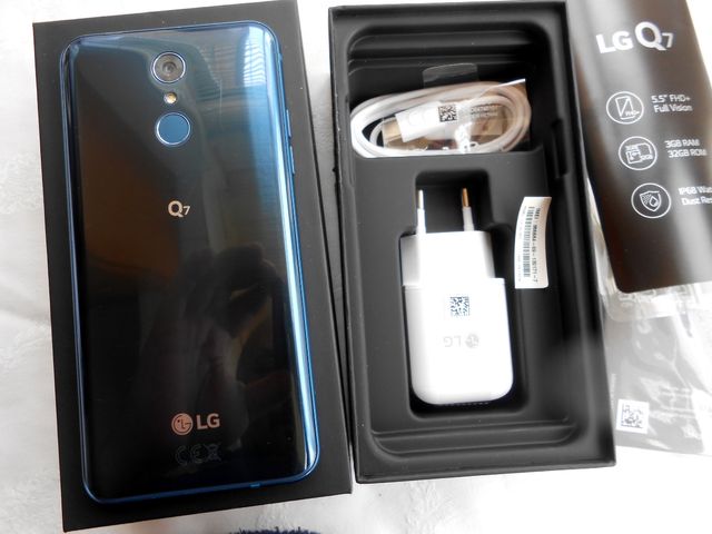 LG Q7 Azul 