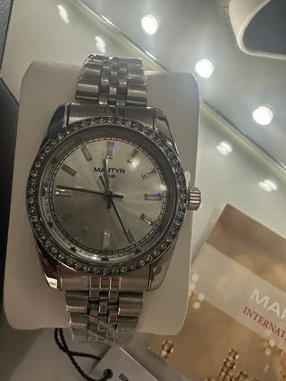 Reloj Martyn Line Mujer  gris plateado 