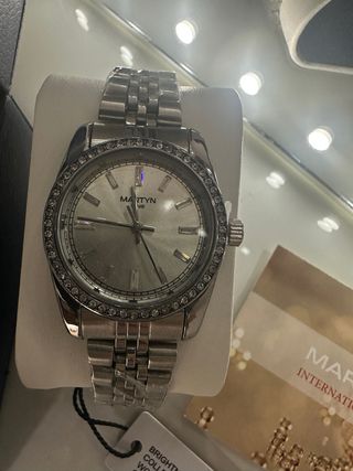 Reloj Martyn Line Mujer  gris plateado 
