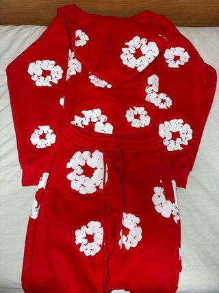 Conjunto chándal Denim Tears rojo falso