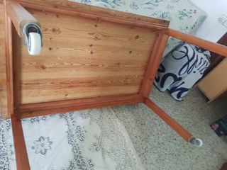 Mesa de comedor de madera