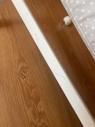 Minicuna gris con topitos blancos