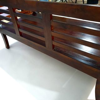 Banco madera oscura