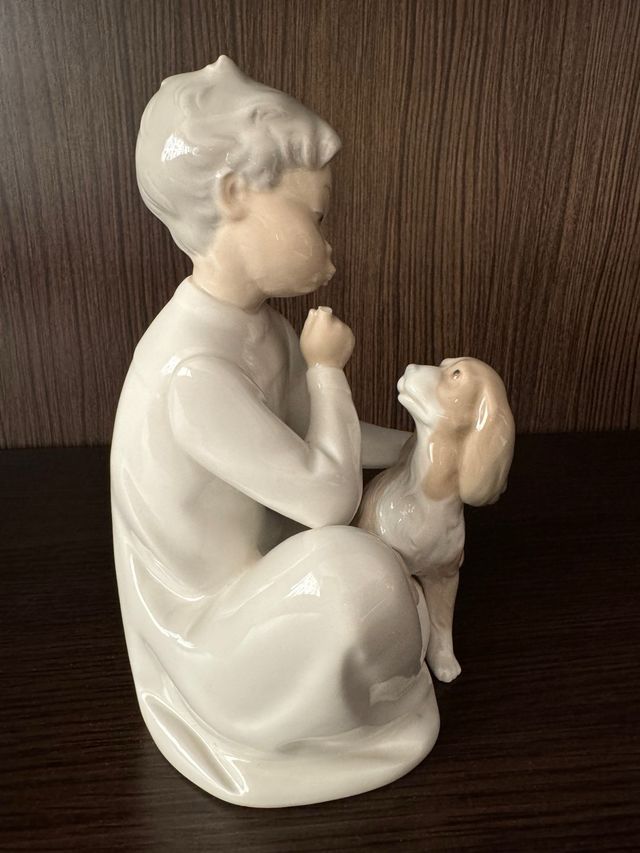 Figura Lladró Niña con Perro