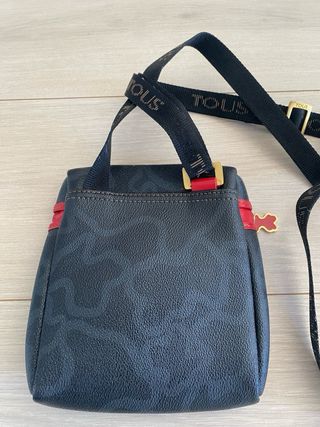 Bolso bandolera Tous negro y rojo