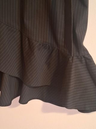 Falda Zara volantes rayas diplomáticas Talla S