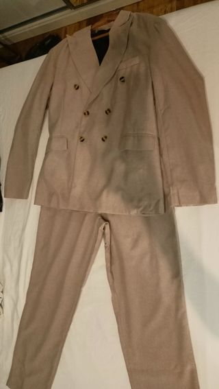 Traje de hombre beige