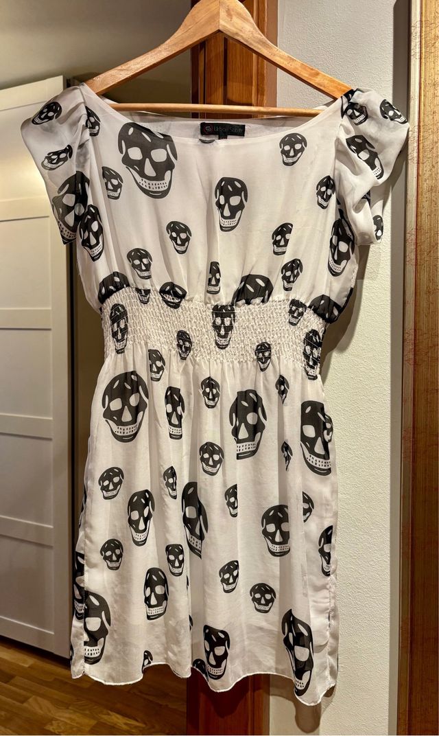 Vestido corto talla s/m calaveras 